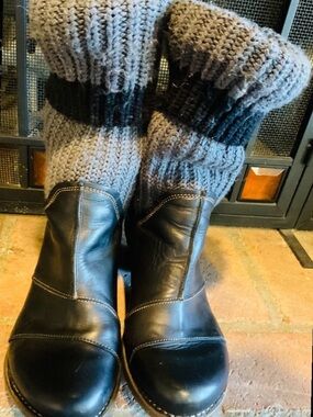 El Naturalista Black Leather Heeled Boots with Gray Knit Cuffs women’s size 9.5